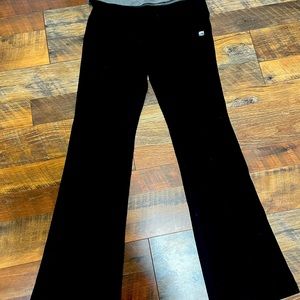 Black Express Yoga Flair. NWT.